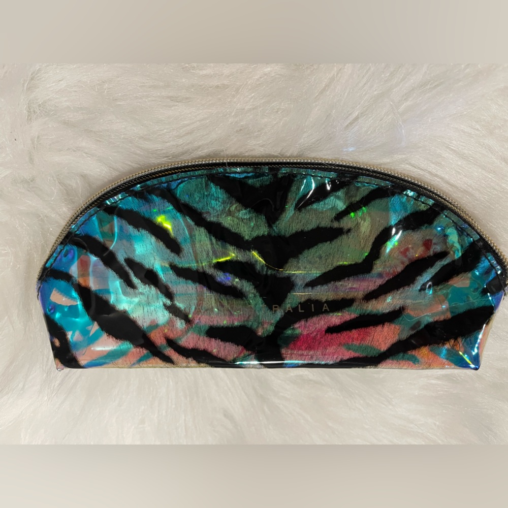 Quay Australia sunglasses bag